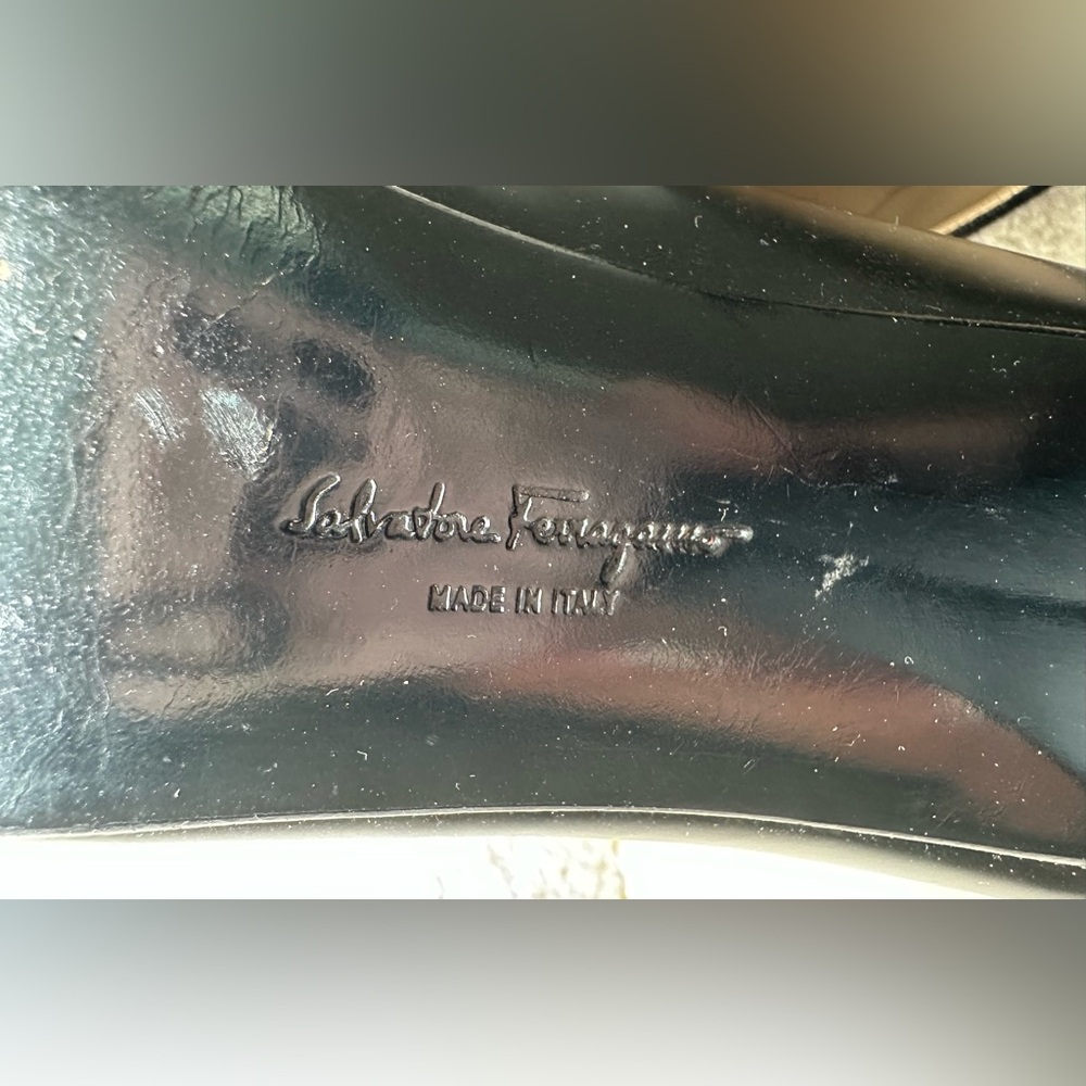Salvatore Ferragamo Black Suede & Leather Block Heel Pumps Preppy Money 9.5 - Picture 10 of 12